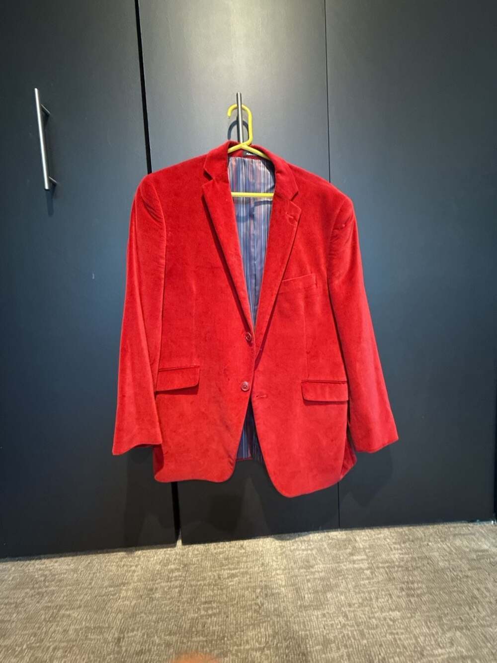 Lazetti Couture Men's Red Velvet Blazer Size M